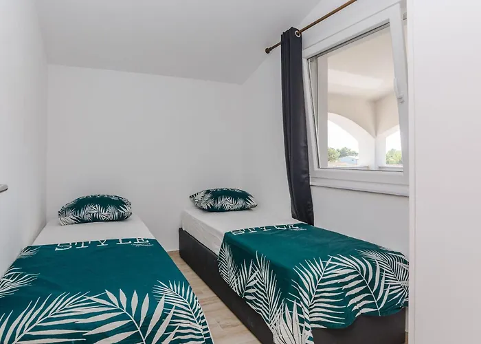 Budimir 5 By Interhome Apartmán